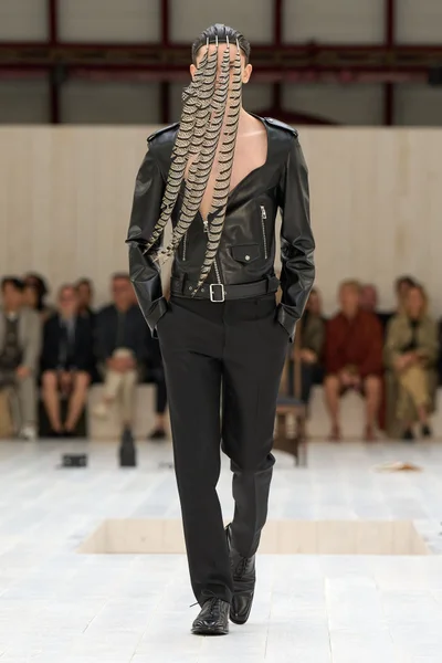 Look 7